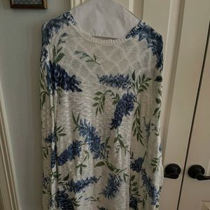 Sweater blue and white